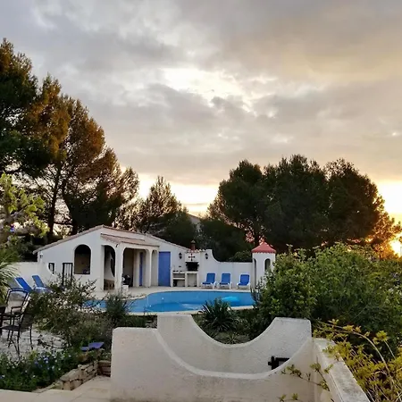 Modern With Private Pool *